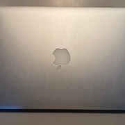 Mac Book Pro 2015 13’ i5 8GB Retina