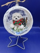 Bombka3d Z  ręcznie wykonanym Maltańczykiem w szaliku  czerwono-zielonym