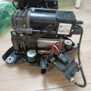 Kompresor zawieszenia BMW 5, G60, G61,  6894904.