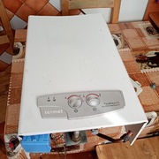 Podgrzewacz gazowy piecyk Termet GE-19-02 do naprawy lub na części.