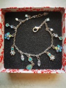 Bransoletka z zawieszkami typu charms