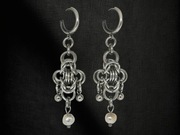 Kolczyki chainmaille naturalnymi perłami stal chirurgiczna eleganckie