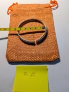 Bransoletka otwarta o szer. 6 mm, posrebrzana w gustownym woreczku B_19