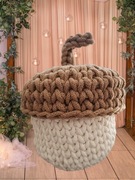 Koszyczek zamykany w ksztalcie żołędzia