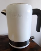 Czajnik elektryczny Breville 2400W, 1,7 l.