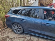 Drzwi  błotnik cwiartka słupki progi tył ściana wanna zderzak tył Focus mk4