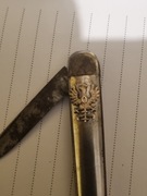 Scyzoryk z orzełkiem w koronie .