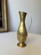 Piękny mosiądżny dzbanek ( Indie , połowa XX wieku)