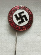 Odznaka Niemieckiej Partii NSDAP z czasów III Rzeszy/produkt kolekcjonerski