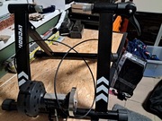 Trenażer rowerowy, rower w domu, trening
