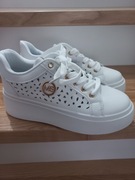 Buty białe sportowe