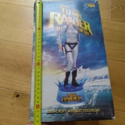 TOMB RAIDER LARA CROFT KOLEBKA ŻYCIA