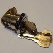 Zamek wlewu paliwa Fiat 125p Polonez 