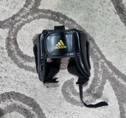 Ochraniacz na głowę do sportów walki