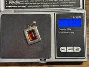 Srebrna zawieszka z bursztynem 6,9g