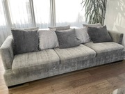 Nowoczesna i wygodna sofa z opcją spania