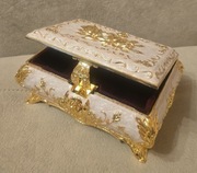 DUŻA Piękna bogatozdobiona szkatułka metalowa włoska złocona w emalii. 