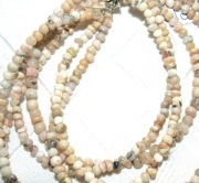 Naszyjnik naturalny róż opal australijski trójliniowy /nr 69