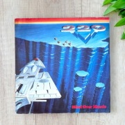 220 Volt Mind Over Muscle 1985 VG+ Vinyl LP 12