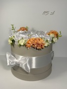 Flowerbox ze sztucznymi kwiatami