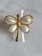 pierścionek regulowany motyl złoty perłowy