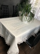 nowy obrus plamoodporny 135/250  cm