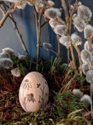 Ręcznie zdobiona drewniana pisanka