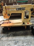 Maszyna do szycia ŁUCZNIK  (klasyk PRL) | Kompletna z walizką i pedałem