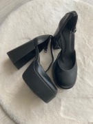 Bershka skórzane botki na grubej podeszwie 36