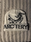 Czapka Arc’tery biała