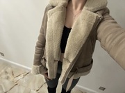 Zamszowa kurtka z misiem Stradivarius