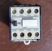 SIMENS Stycznik 3TH 82 44-0A 220V 16A SIEMENS Germany