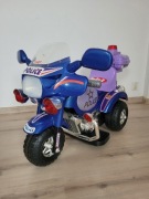 Motor policyjny na akumulator. 