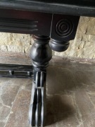 Drewniany masywny stół do renowacji