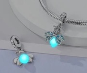 Charm do bransoletki modułowej posrebrzany cyrkonie charmsy świetlik świeci