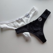 Stringi damskie, jedwab naturalny, 2-pak, czarne, białe.