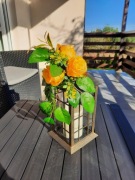 Lampion solarny na cmentarz, Stroik nagrobny z różami, Latarenka 