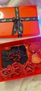 Dzień Kobiet urodziny rocznica prezent box prezentowy bielizna bransoletka 