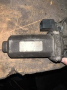 NASTAWNIK SIŁOWNIK SILNICZEK REDUKTORA SKRZYNI ROZDZIELCZEJ BMW 7566250