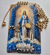 PREZENT Medalik wisiorek dla babci z magnesem Matka Boska Medjugorje.