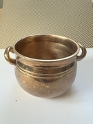 Miedziane naczynie ze Szwecji – ponadczasowy akcent w Twojej kolekcji