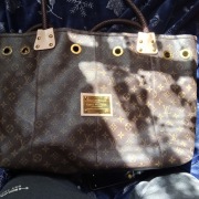 Duża torebka damska Louis Vuitton