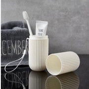 Etui Podróżne Na Szczoteczkę I Pastę  - Biały Organizer Z Smyczą