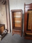 Dębowy słupek, witryna lata 30te, do remontu.