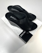 BRONX Buty klapki na koturnie ażurowe czarne rozm. 38 84344-D