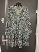 Vero moda sukienka modny wzór kwiaty kwiecista hit blog roz.40 