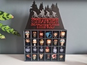 Półka kolekcjonerska STRANGER THINGS Kinder Joy Funko Pop ze ścianką
