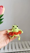 Żabka na szydełku, zawieszka, brelok handmade