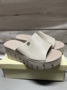 Beżowe klapki na platformie koturnie Haidra 39