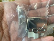 Zatrzask meblowy śrebrny zamek Push-to-Open (4 sztuki)